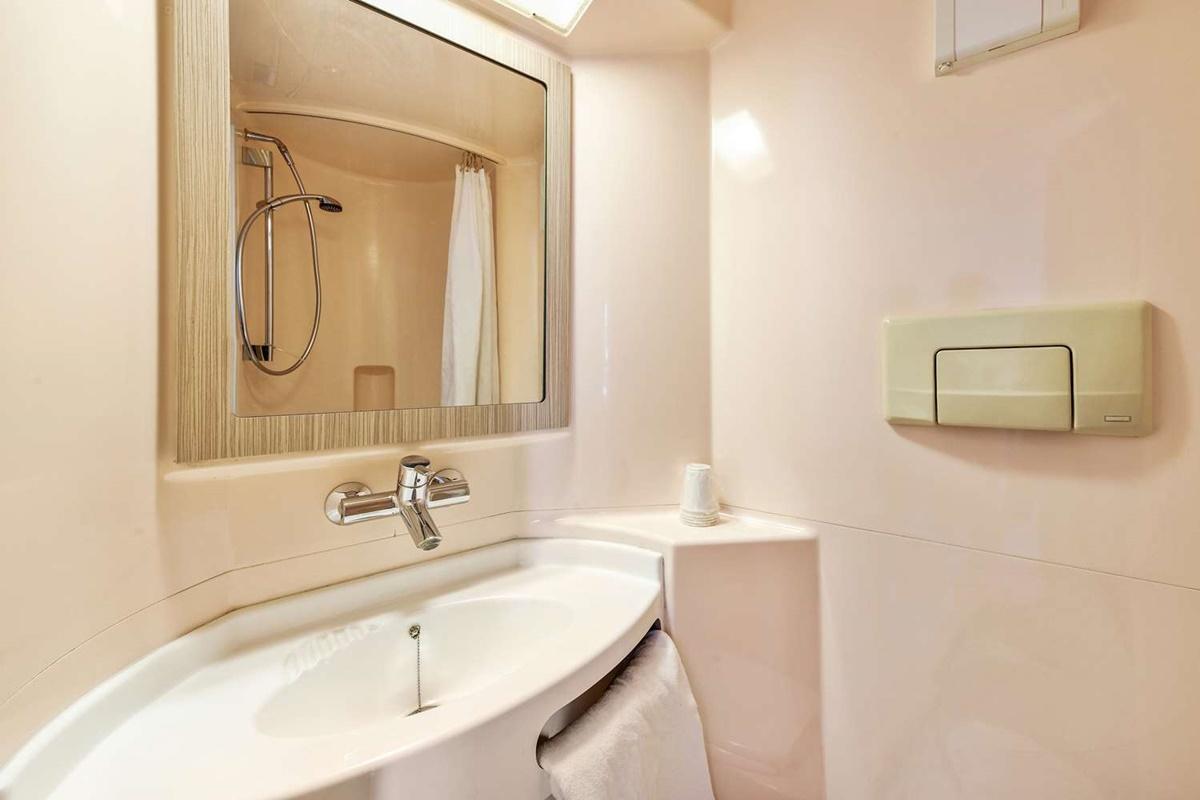 Premiere Classe St Quentin en Yvelines Elancourt Trappes Exterior foto