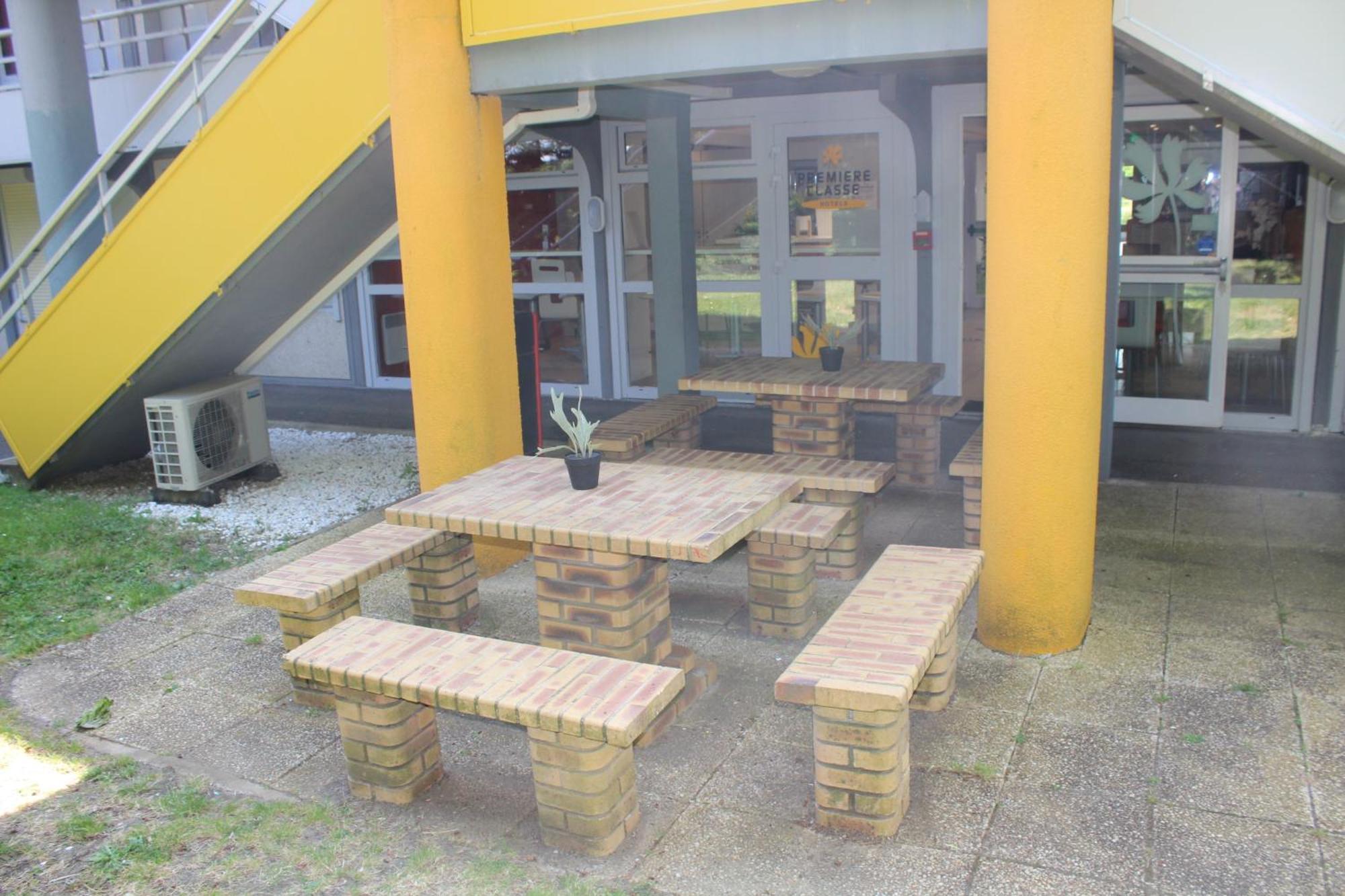 Premiere Classe St Quentin en Yvelines Elancourt Trappes Exterior foto