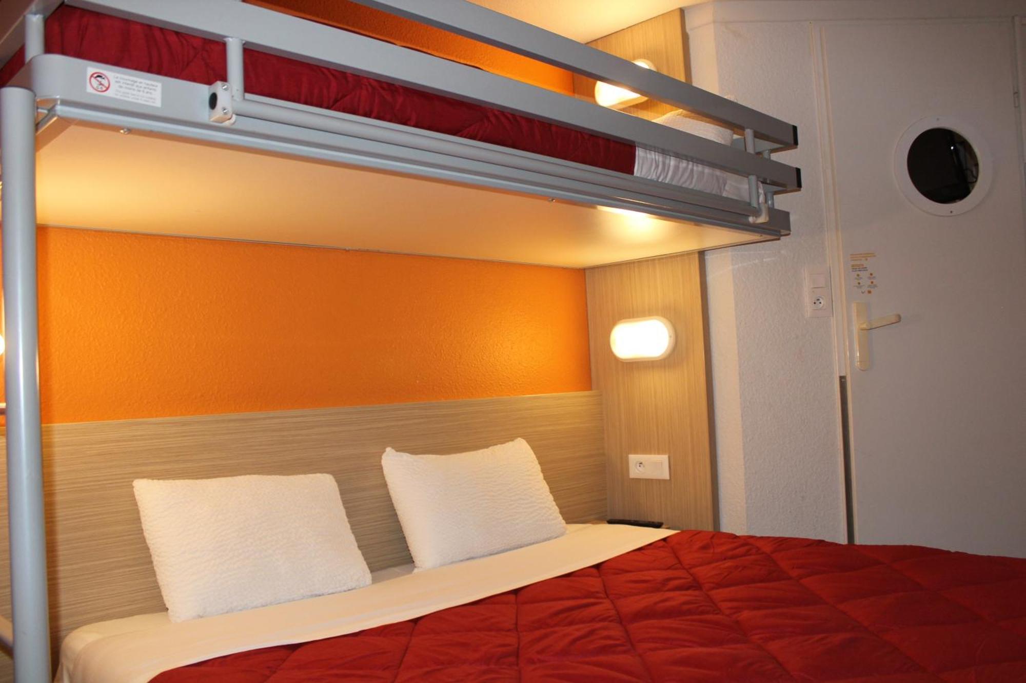 Premiere Classe St Quentin en Yvelines Elancourt Trappes Exterior foto