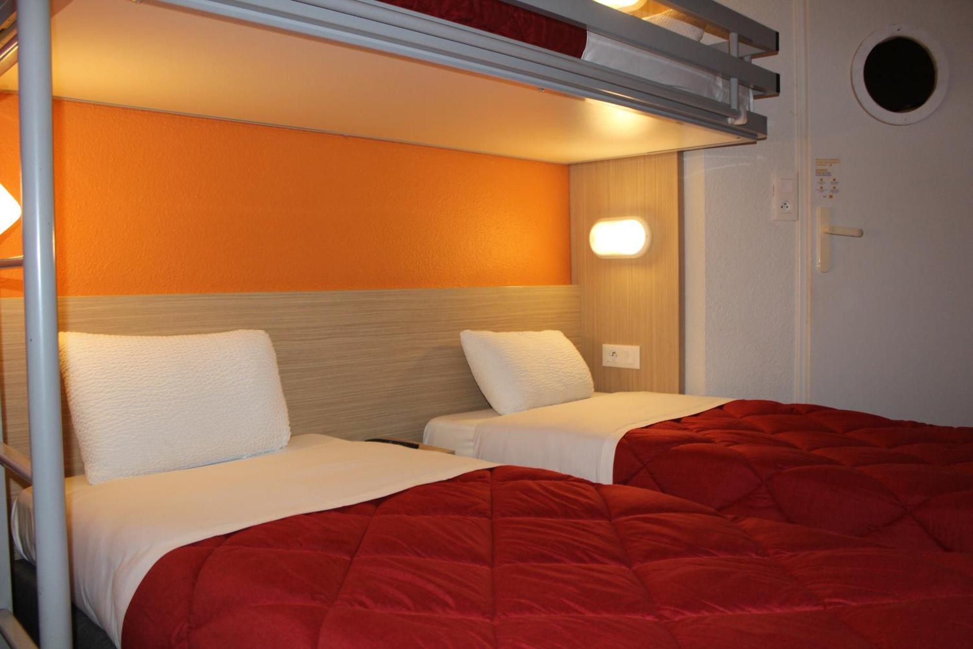 Premiere Classe St Quentin en Yvelines Elancourt Trappes Exterior foto