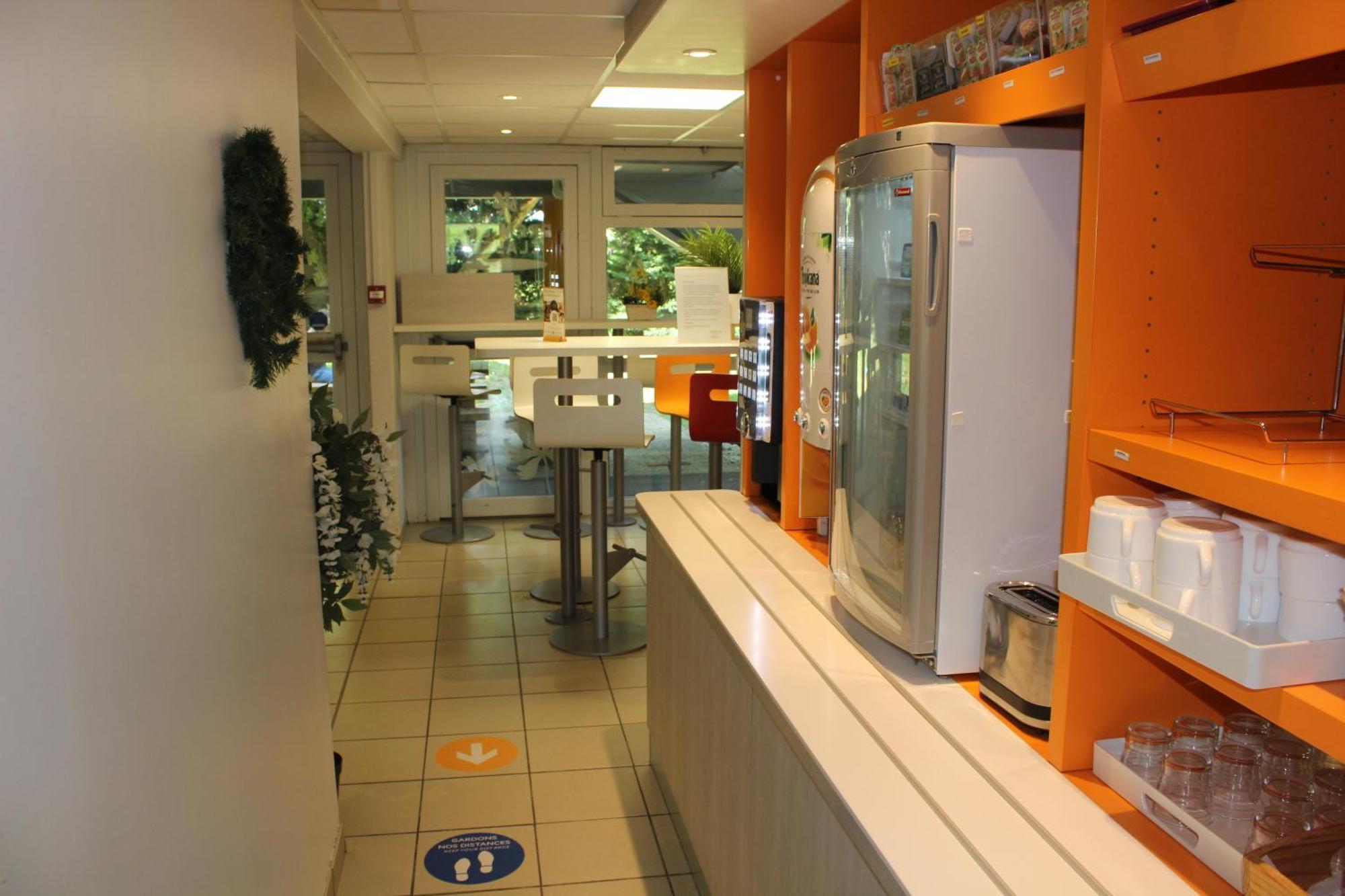 Premiere Classe St Quentin en Yvelines Elancourt Trappes Exterior foto