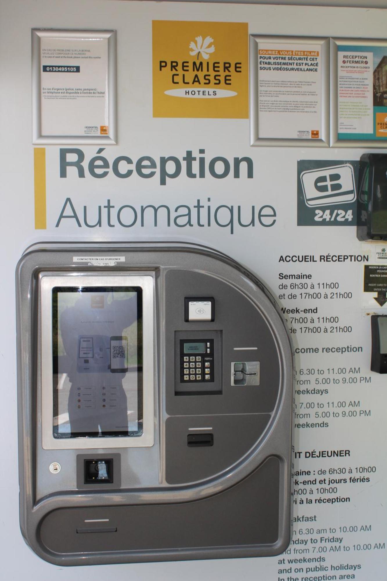 Premiere Classe St Quentin en Yvelines Elancourt Trappes Exterior foto