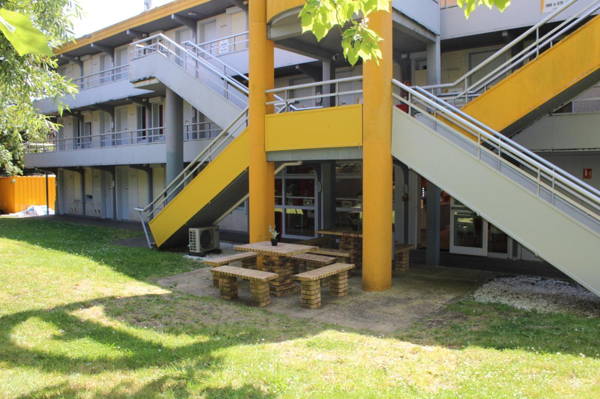 Premiere Classe St Quentin en Yvelines Elancourt Trappes Exterior foto