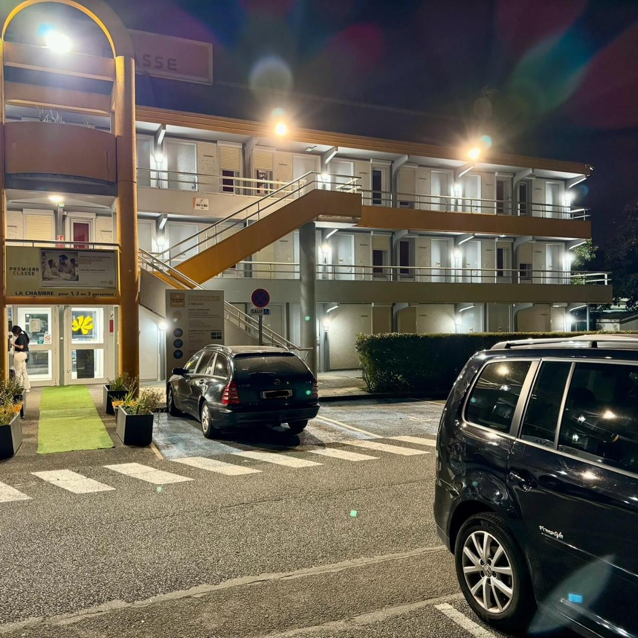 Premiere Classe St Quentin en Yvelines Elancourt Trappes Exterior foto