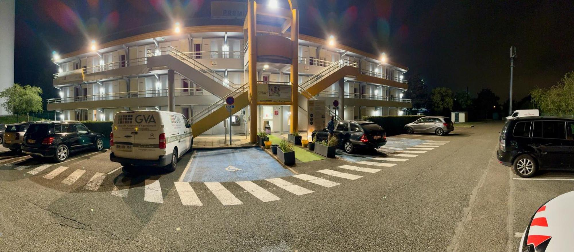 Premiere Classe St Quentin en Yvelines Elancourt Trappes Exterior foto