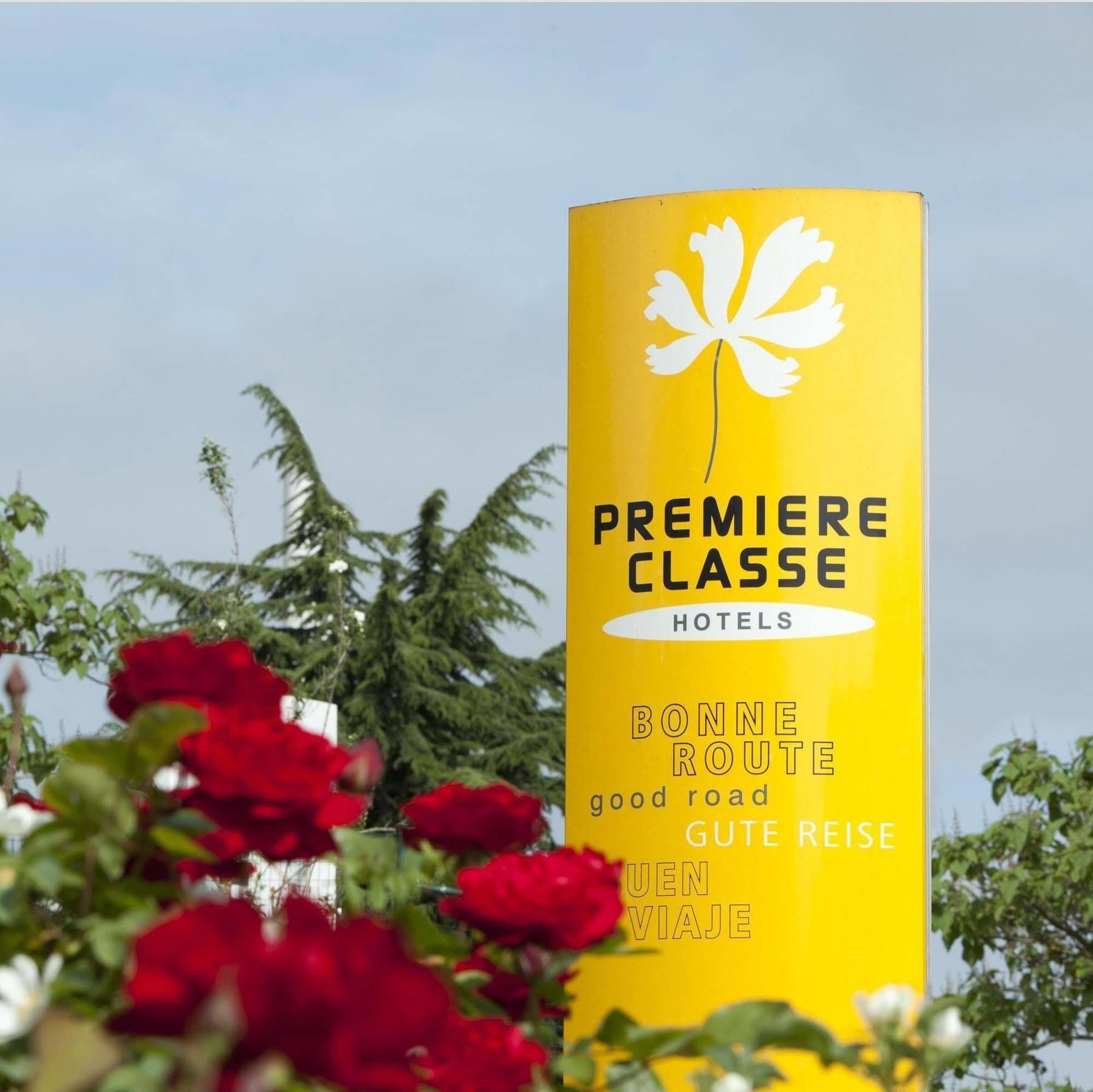 Premiere Classe St Quentin en Yvelines Elancourt Trappes Exterior foto